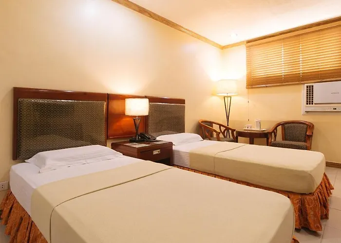 Peace By Reddoorz Hotel *